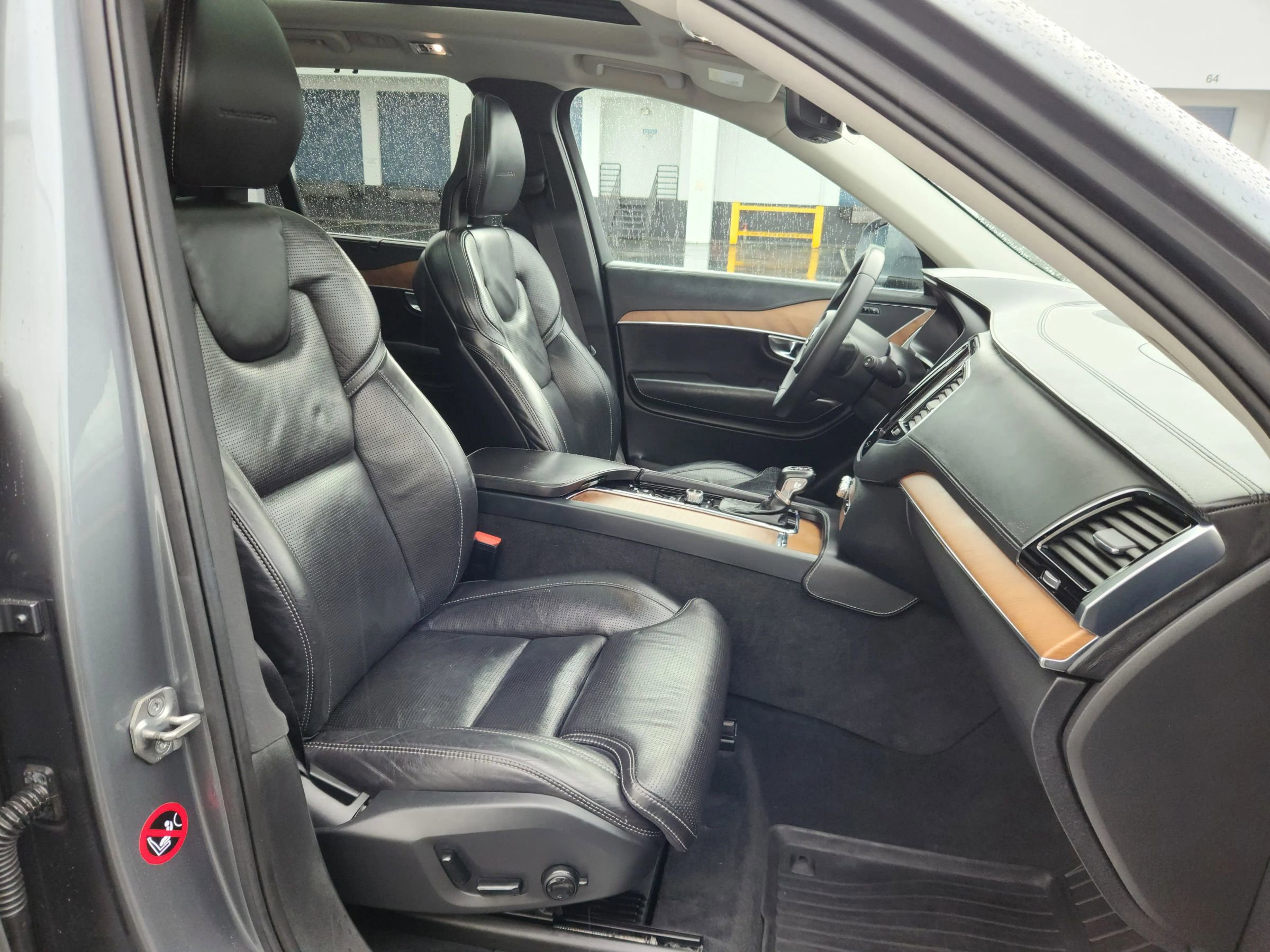 Used 2016 Volvo XC90 T6 Inscription w/ Vision Package AWD/4WD image 21