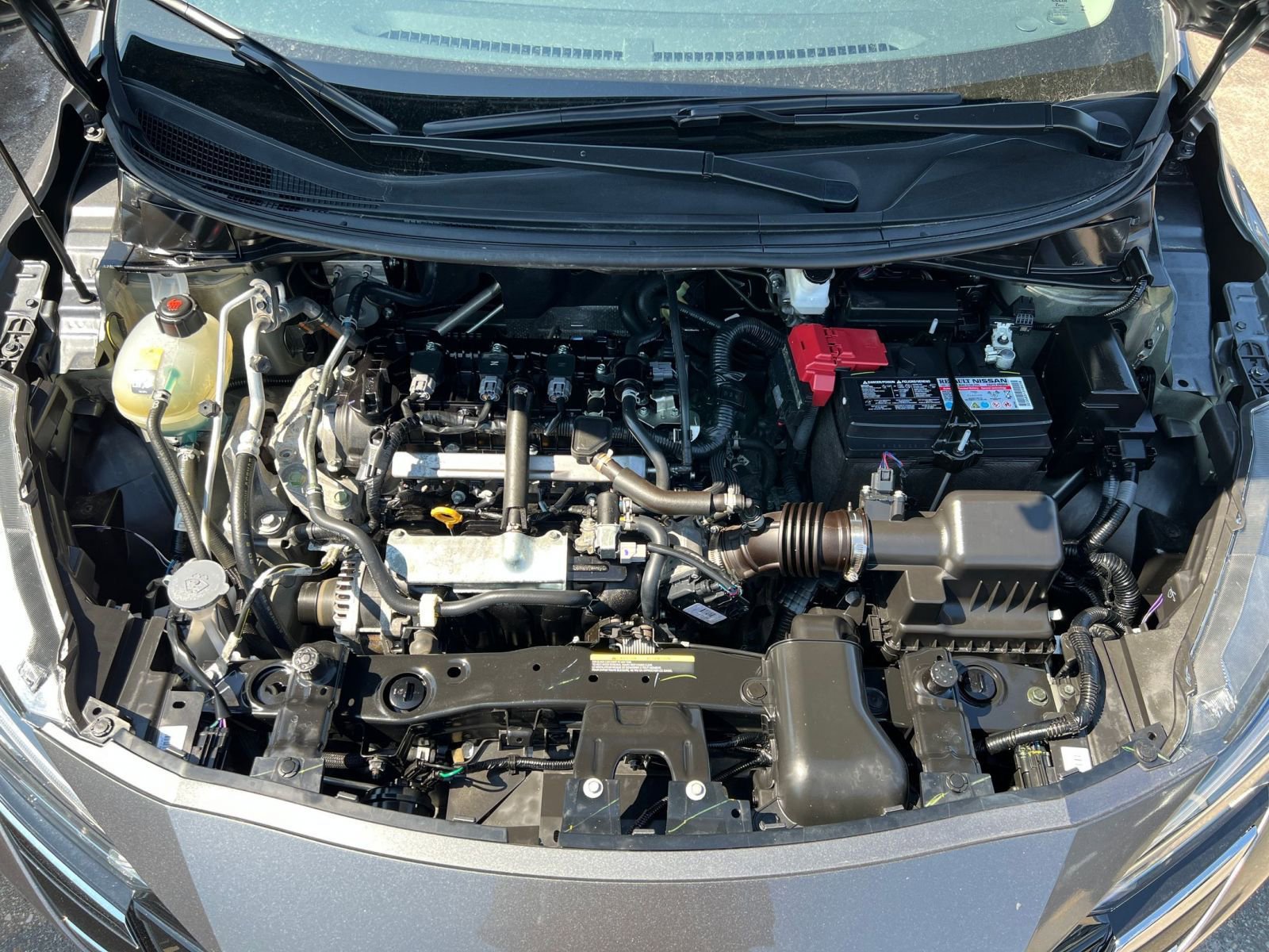 Used 2025 Nissan Versa SV FWD image 33