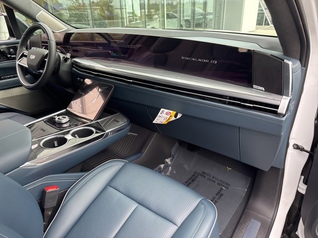 New 2025 Cadillac Escalade IQ Sport 2 w/ LPO, ONYX Package image 20