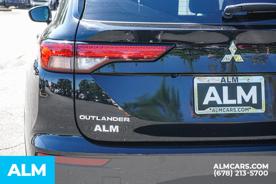 Used 2024 Mitsubishi Outlander SE AWD/4WD image 12