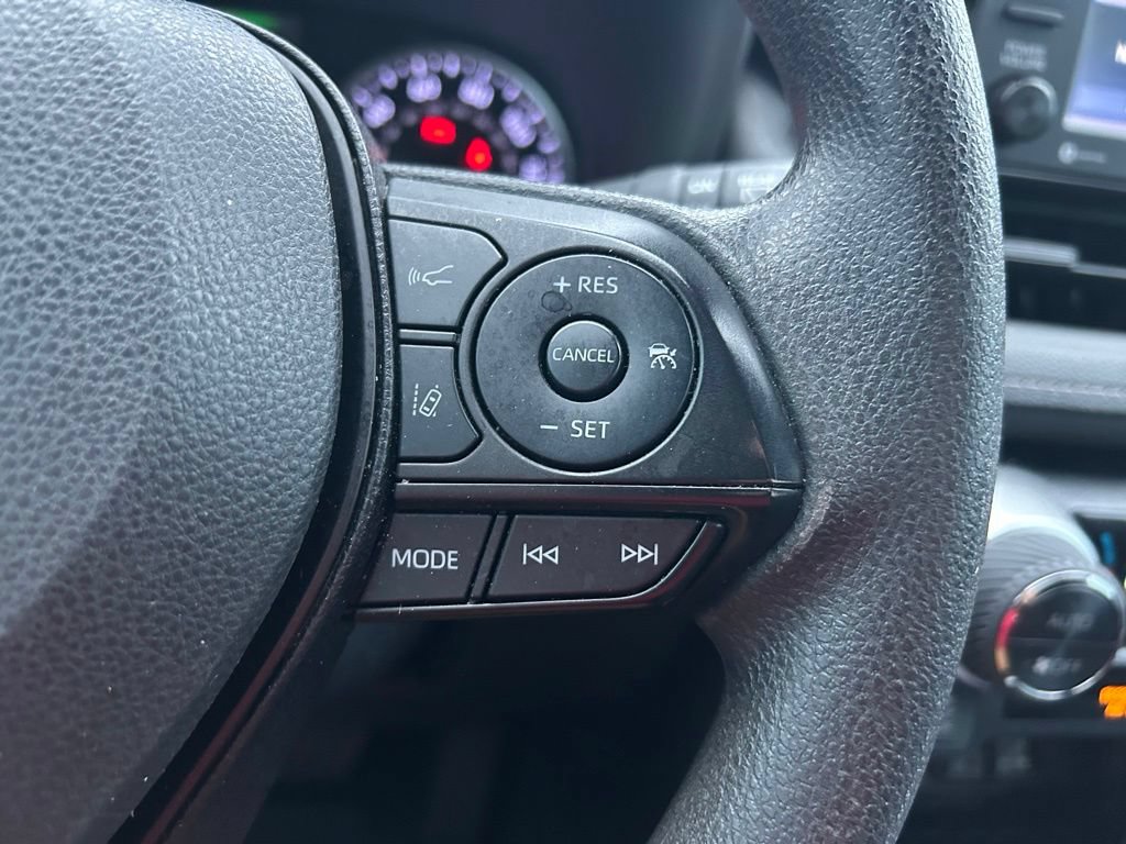 Used 2022 Toyota RAV4 XLE FWD image 20
