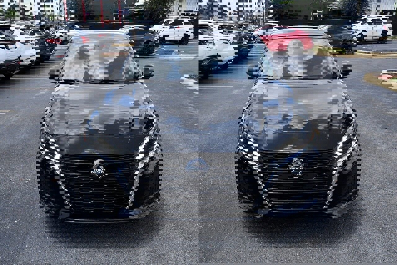 Used 2025 Nissan Altima 2.5 SV image 2