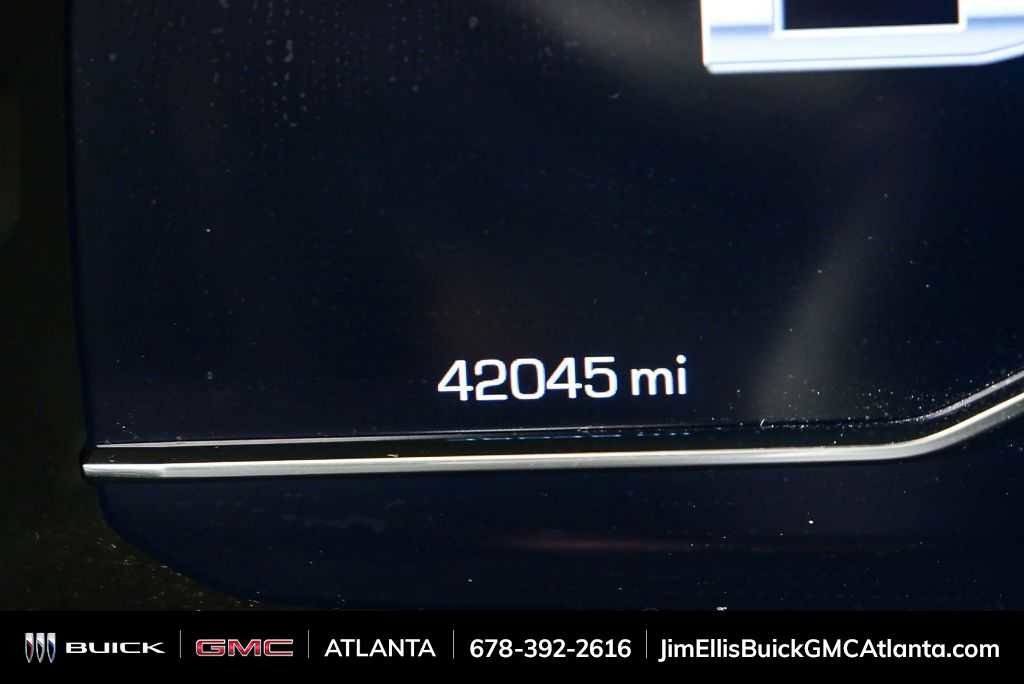Used 2024 GMC Yukon XL Denali image 10