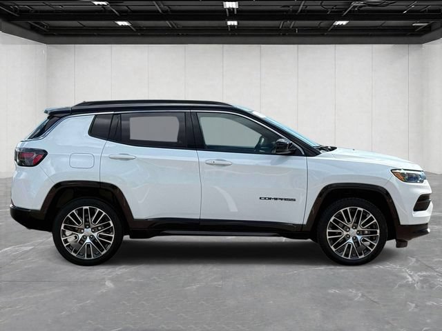 Used 2023 Jeep Compass Limited w/ Elite Group AWD/4WD image 4