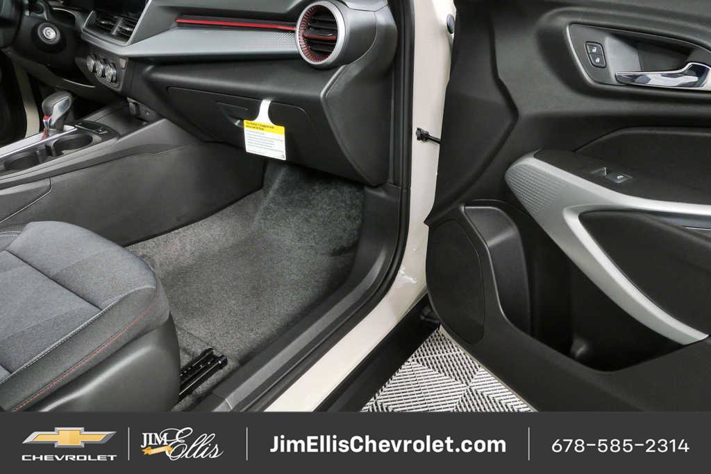 New 2026 Chevrolet Trax RS w/ Sunroof Package FWD image 23