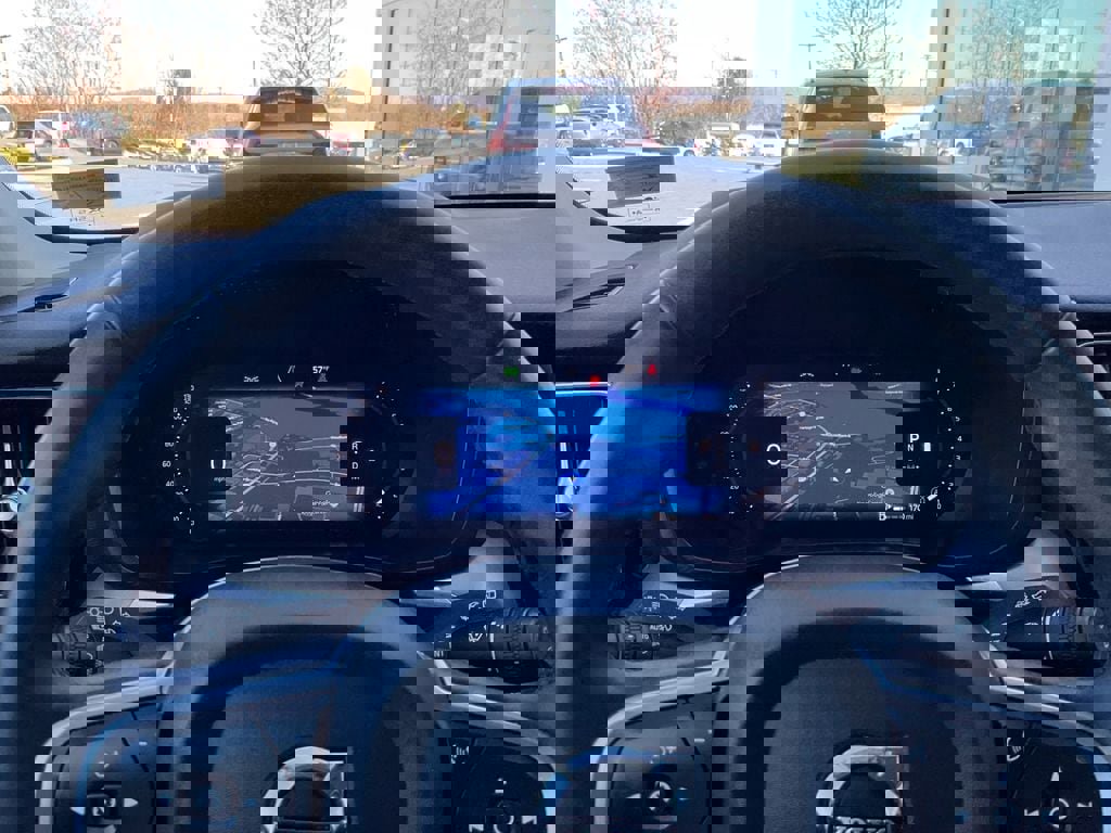 Certified 2023 Volvo XC60 B5 Core w/ Climate Package image 18