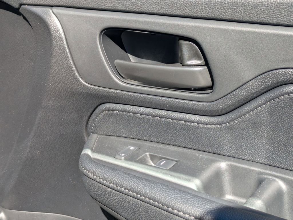 Used 2025 Honda Odyssey Sport-L image 32