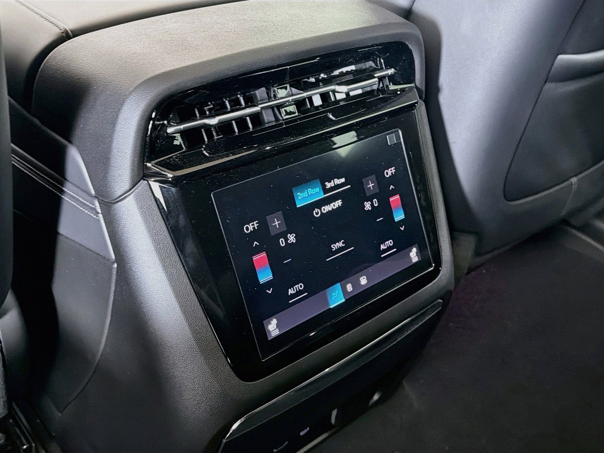 New 2026 Cadillac Escalade IQL Sport 2 w/ LPO, ONYX Package AWD/4WD image 21