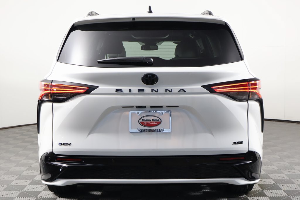 Used 2026 Toyota Sienna XSE FWD image 5