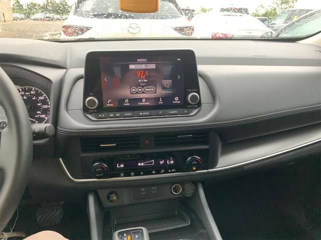 Used 2025 Nissan Rogue SV FWD image 12