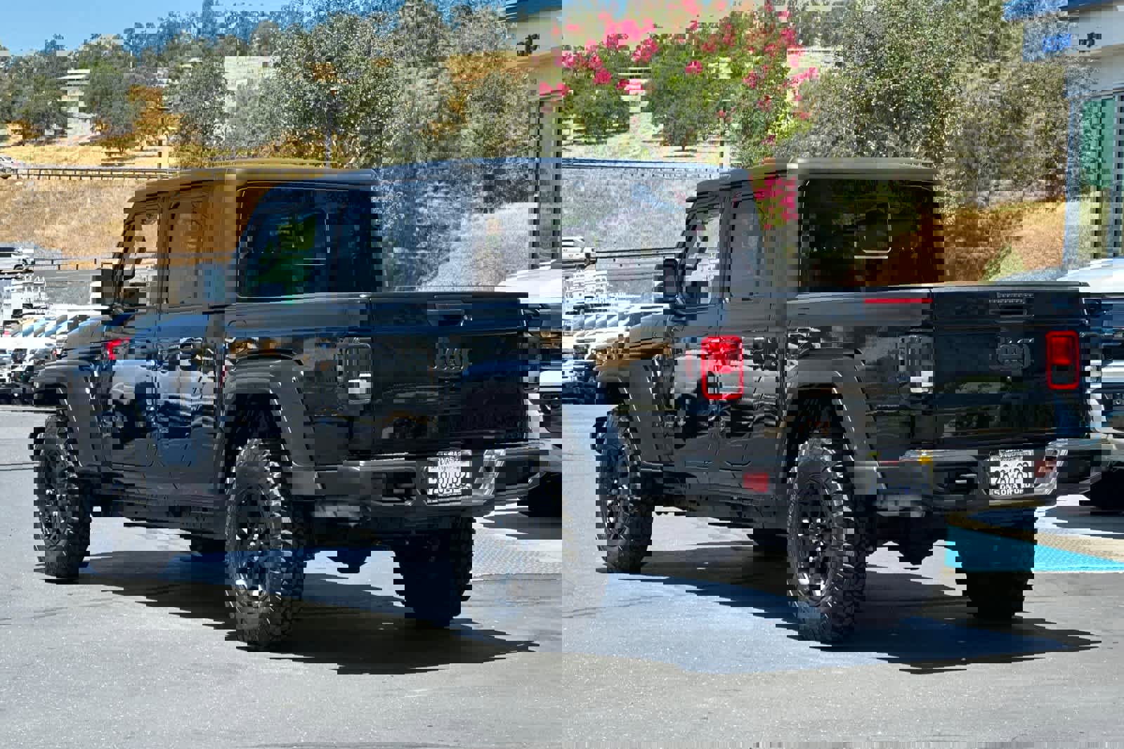 Used 2022 Jeep Gladiator Sport image 6