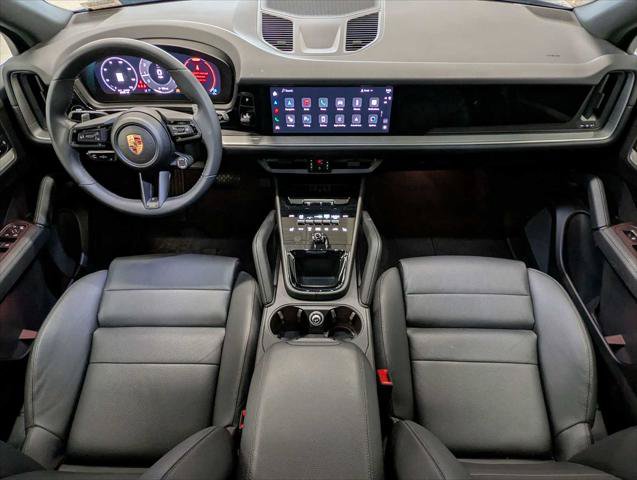 Used 2025 Porsche Cayenne AWD/4WD image 20