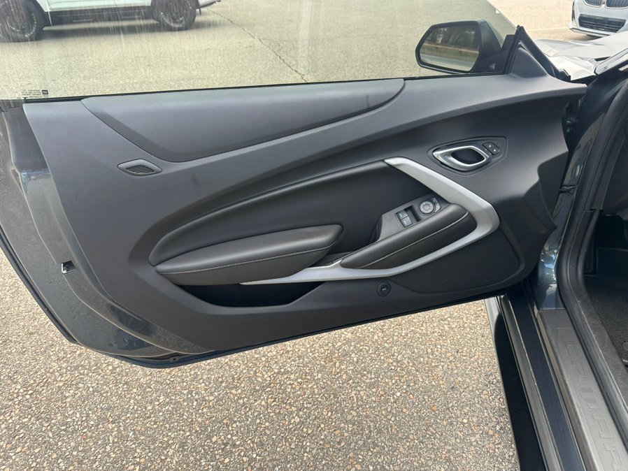 Used 2020 Chevrolet Camaro SS RWD image 9