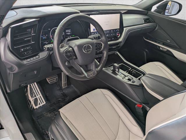 Used 2025 Lexus TX 500h AWD w/ Technology Package image 10
