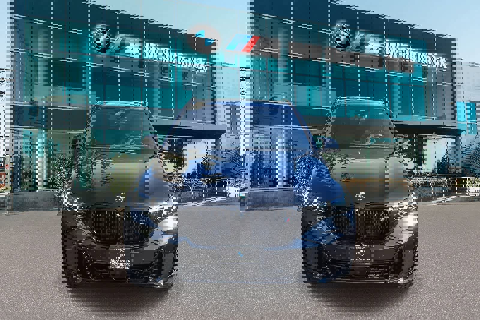 Used 2026 BMW X5 M60i w/ Executive Package image 2