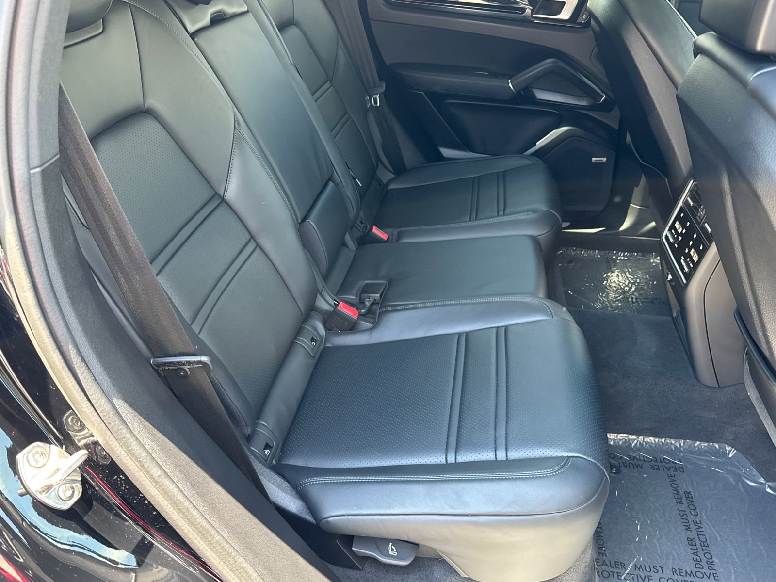 Used 2022 Porsche Cayenne S image 15