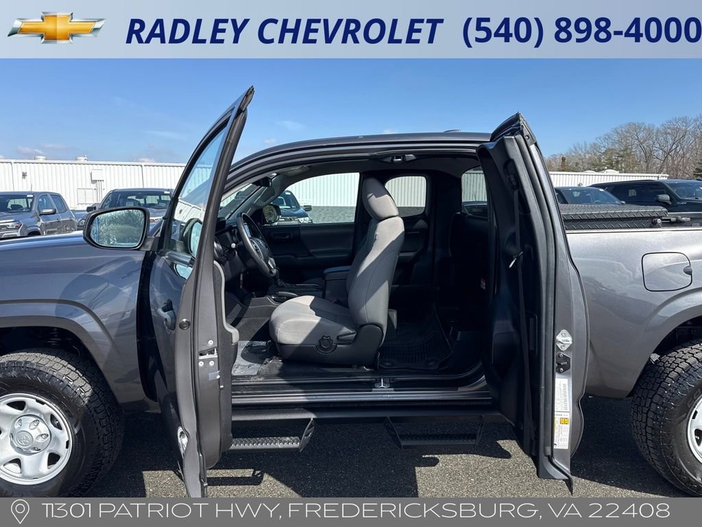 Used 2022 Toyota Tacoma SR image 13