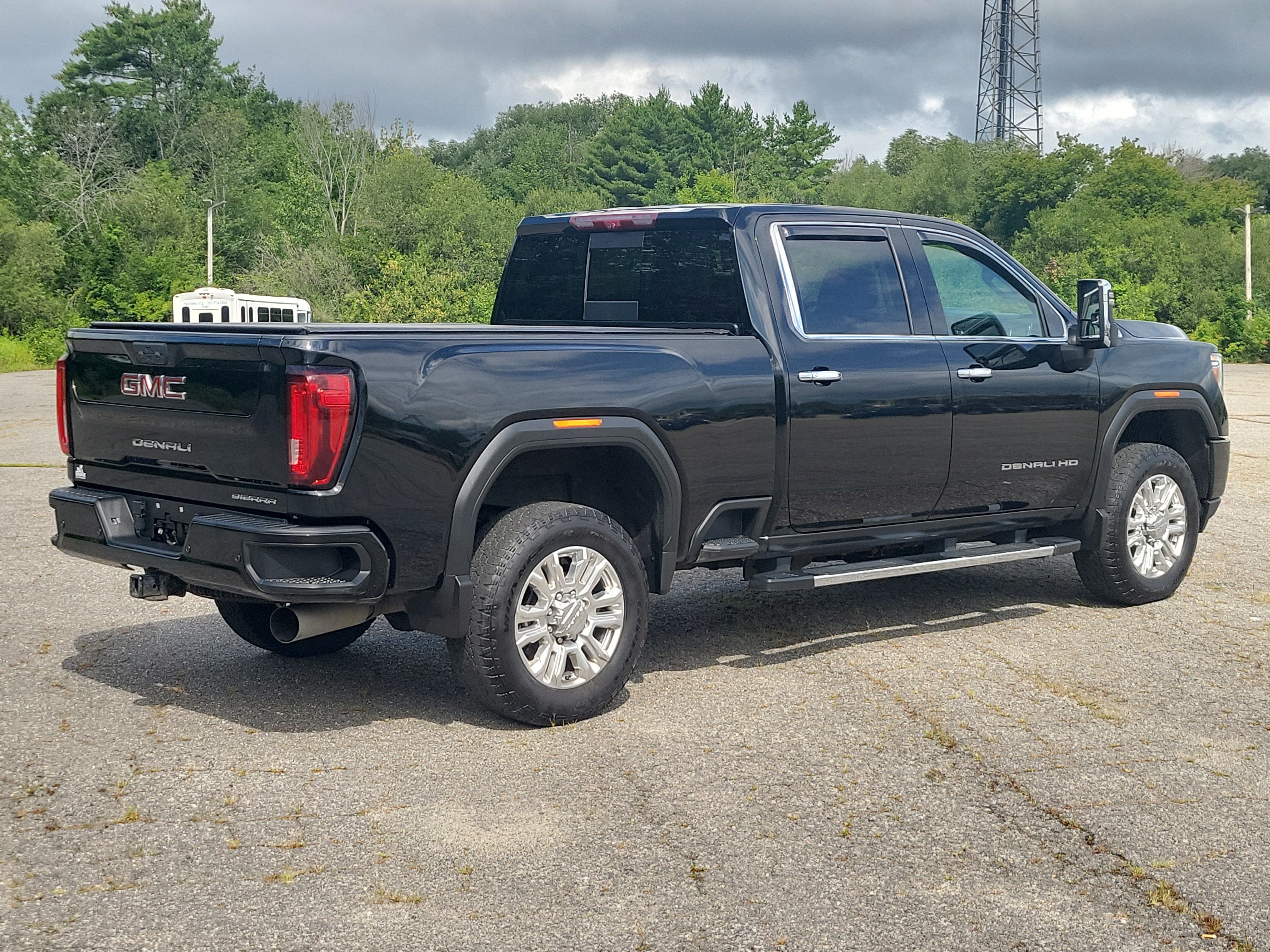 Used 2023 GMC Sierra 2500 Denali w/ Denali Ultimate Package AWD/4WD image 5