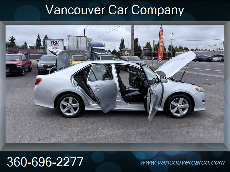 Used 2014 Toyota Camry SE FWD image 12