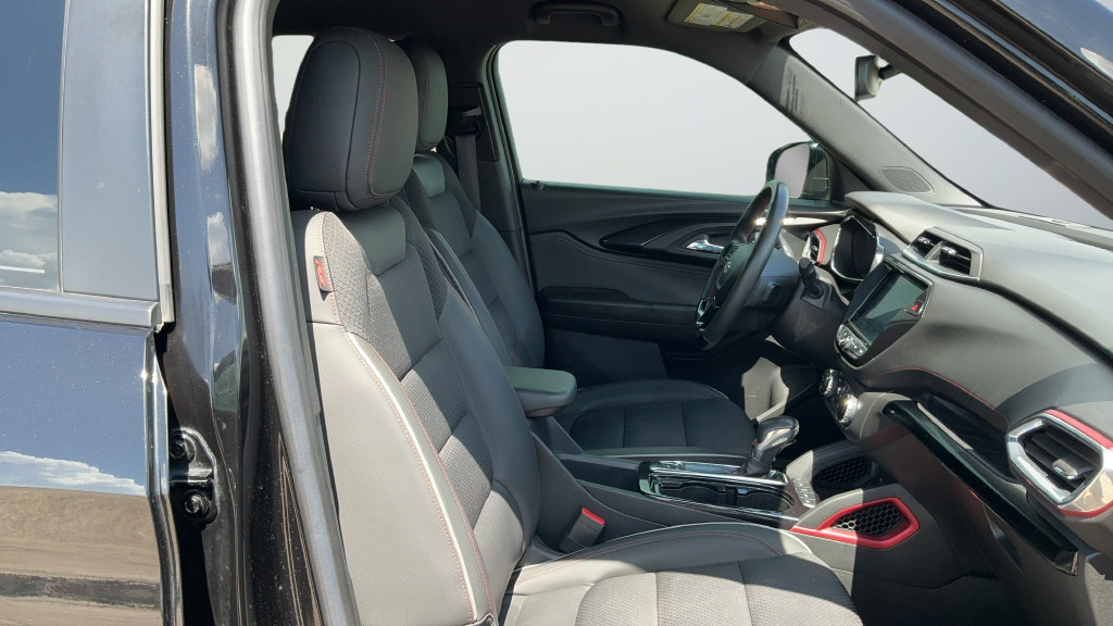Used 2023 Chevrolet TrailBlazer RS w/ Convenience Package FWD image 22