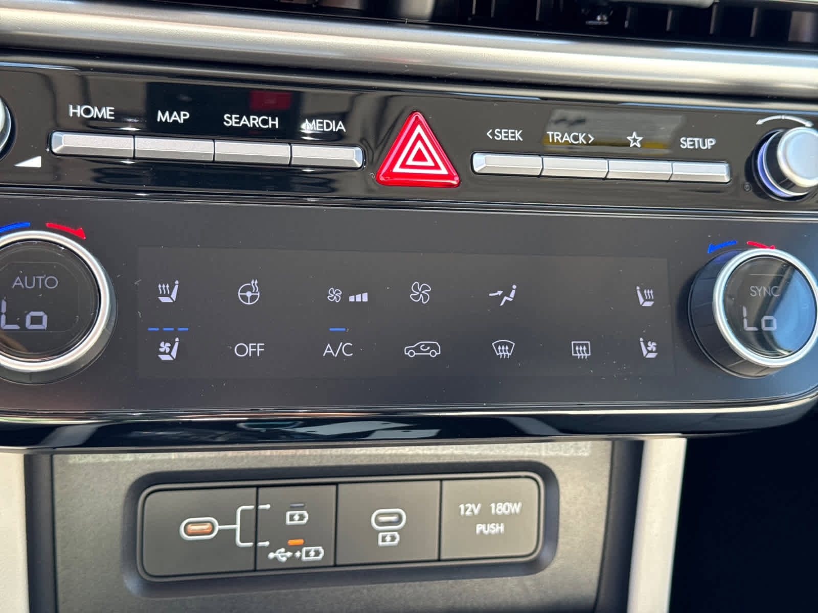 New 2025 Hyundai Tucson Limited image 24