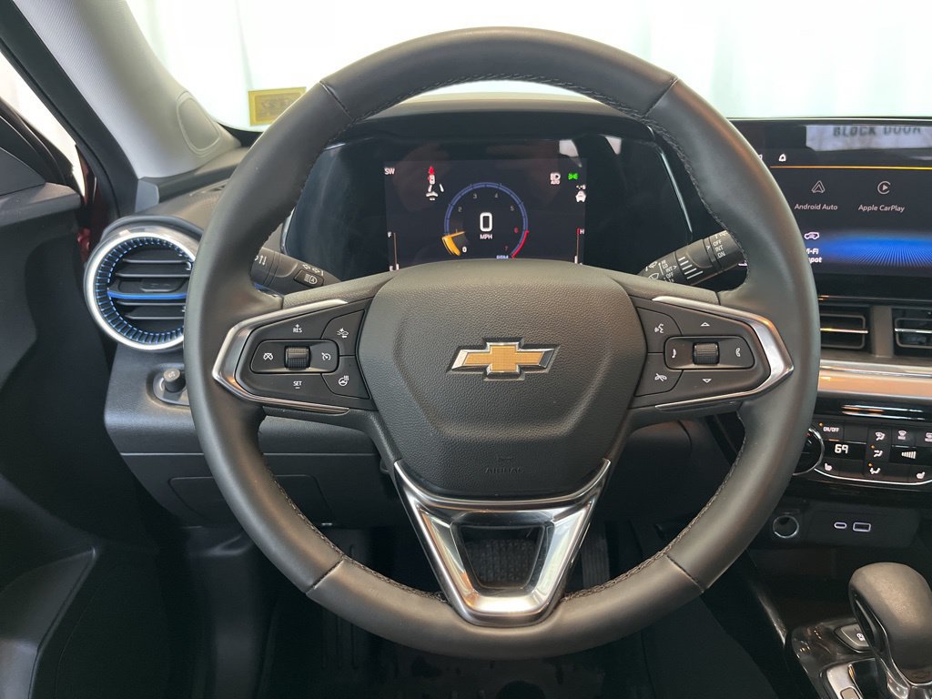 Used 2025 Chevrolet Trax LT w/ Driver Confidence Package FWD image 5