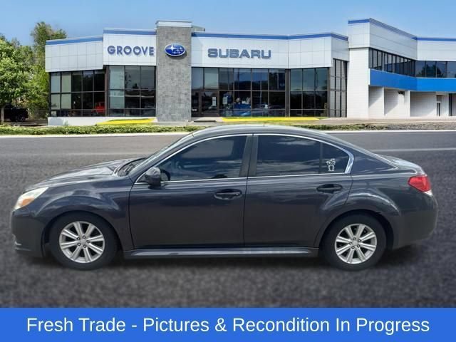 Used 2010 Subaru Legacy 2.5i Premium AWD/4WD image 2