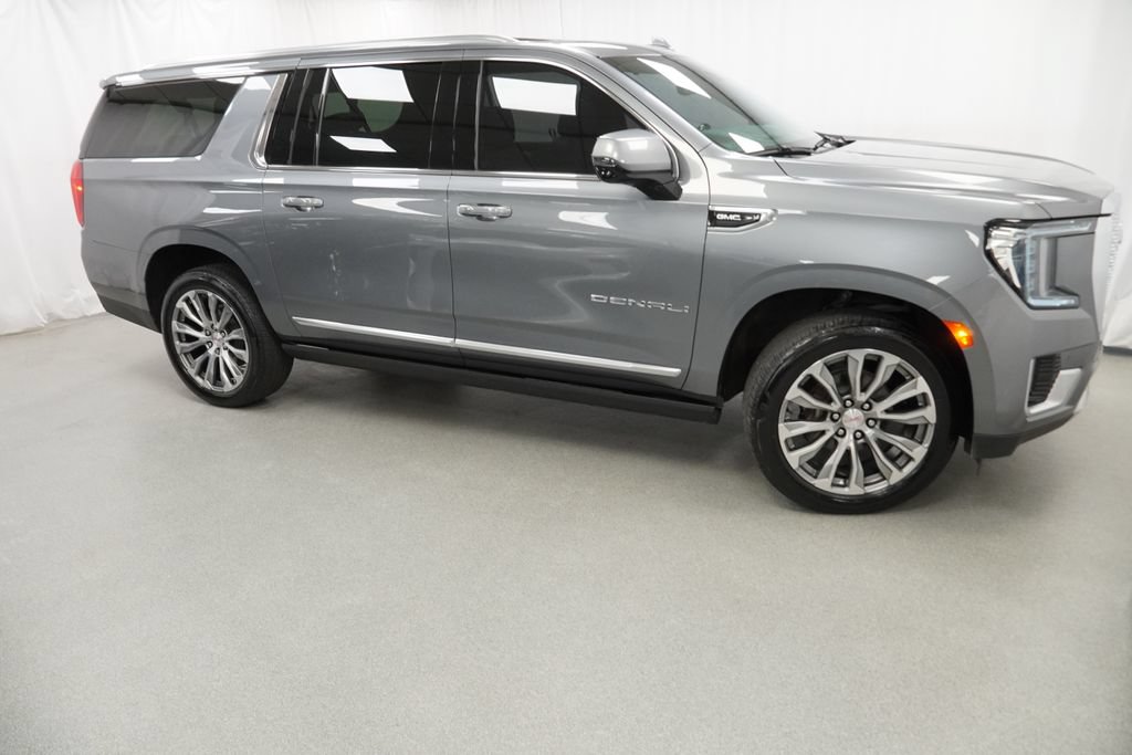 Used 2021 GMC Yukon XL Denali w/ Denali Premium Package AWD/4WD image 5