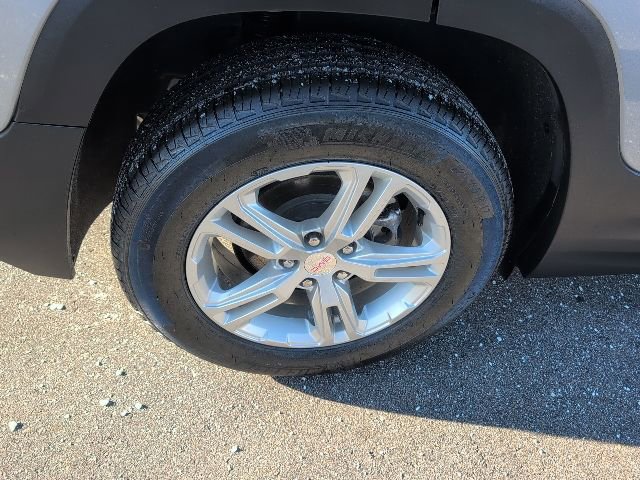 Used 2023 GMC Terrain SLE w/ LPO, Floor Liner Package FWD image 12
