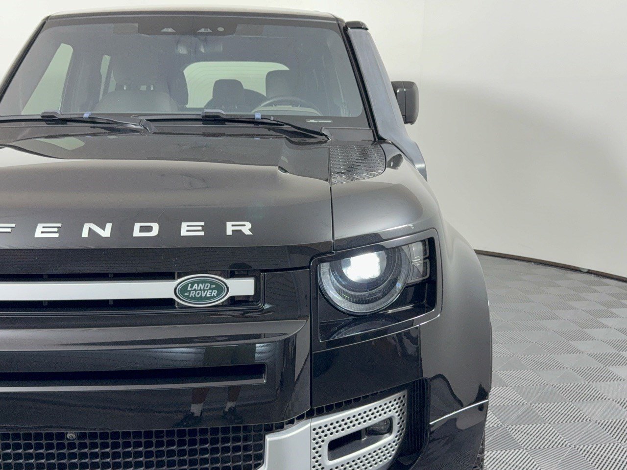 Used 2022 Land Rover Defender 110 XS Edition AWD/4WD image 12