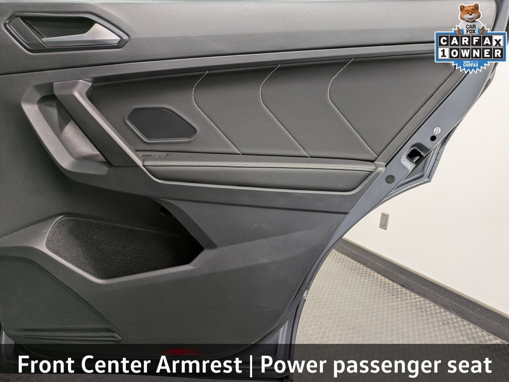 Used 2022 Volkswagen Tiguan SEL R-Line AWD/4WD image 32