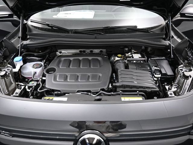 New 2026 Volkswagen Tiguan SE R-Line image 11