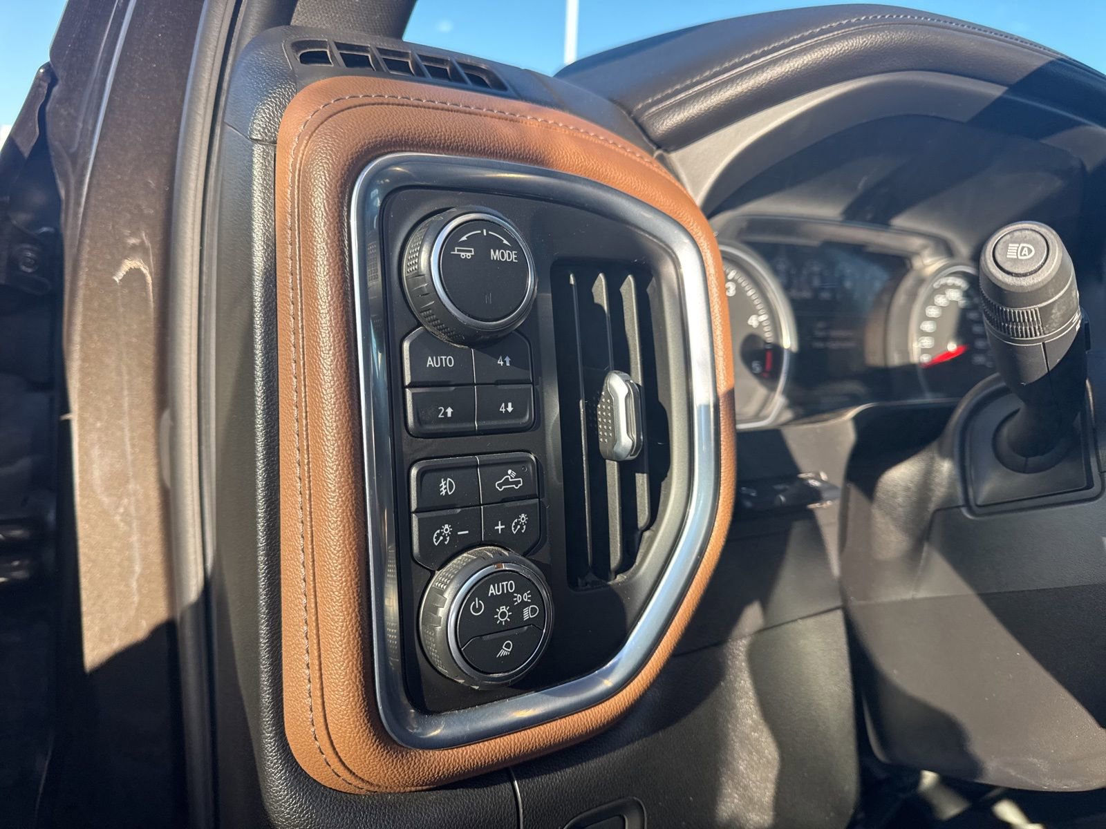 Used 2020 Chevrolet Silverado 3500 High Country w/ Z71 Off-Road Package image 16