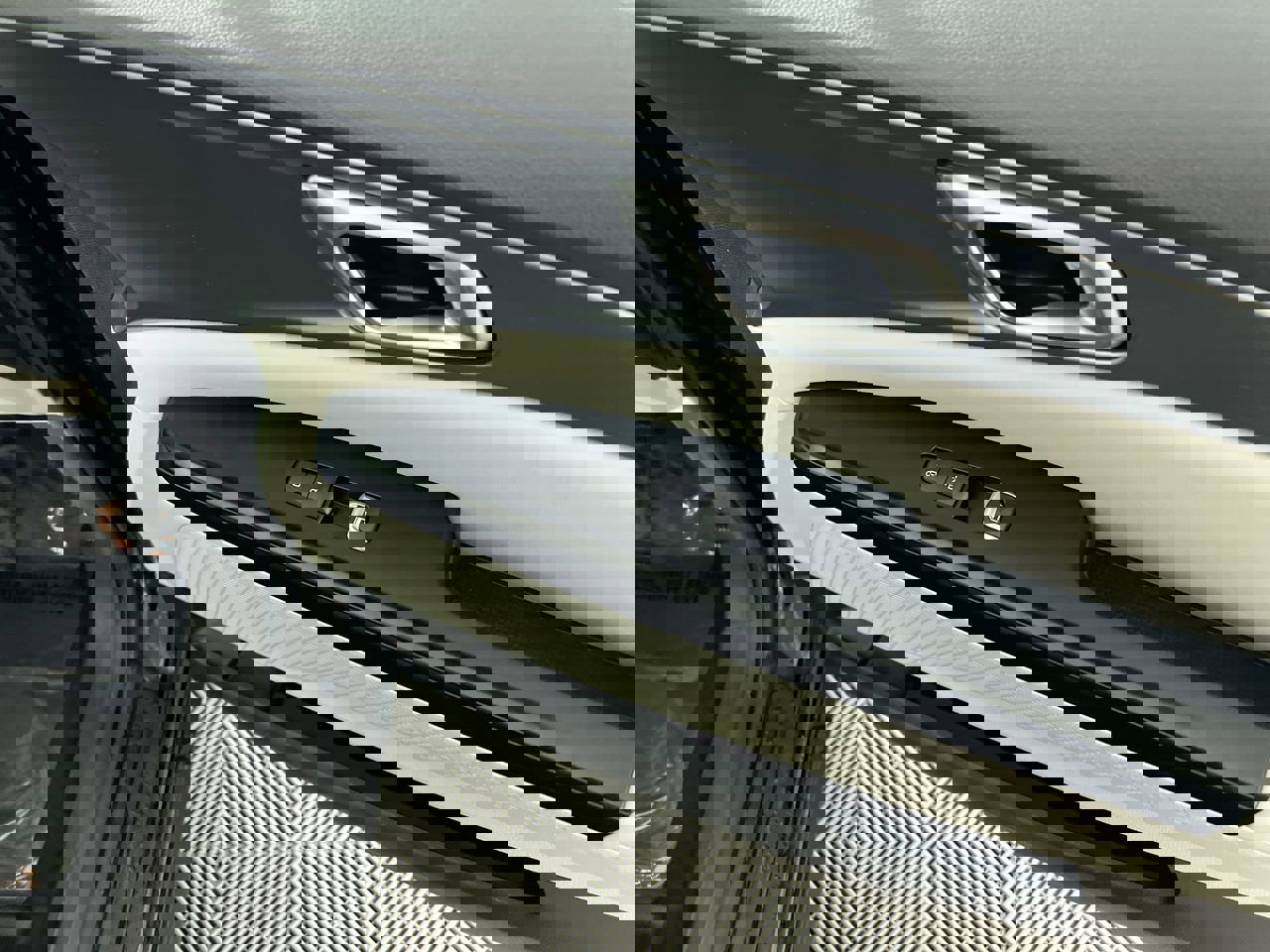 Certified 2024 Kia Carnival LX image 31