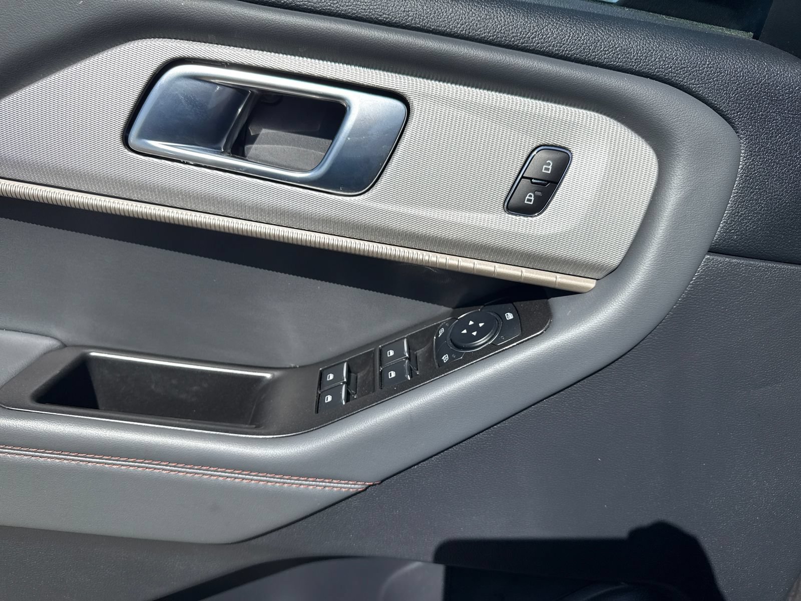 Certified 2026 Ford Explorer Active RWD image 11