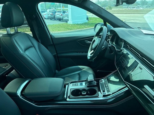 Used 2025 Audi Q7 3.0T Premium Plus AWD/4WD image 19