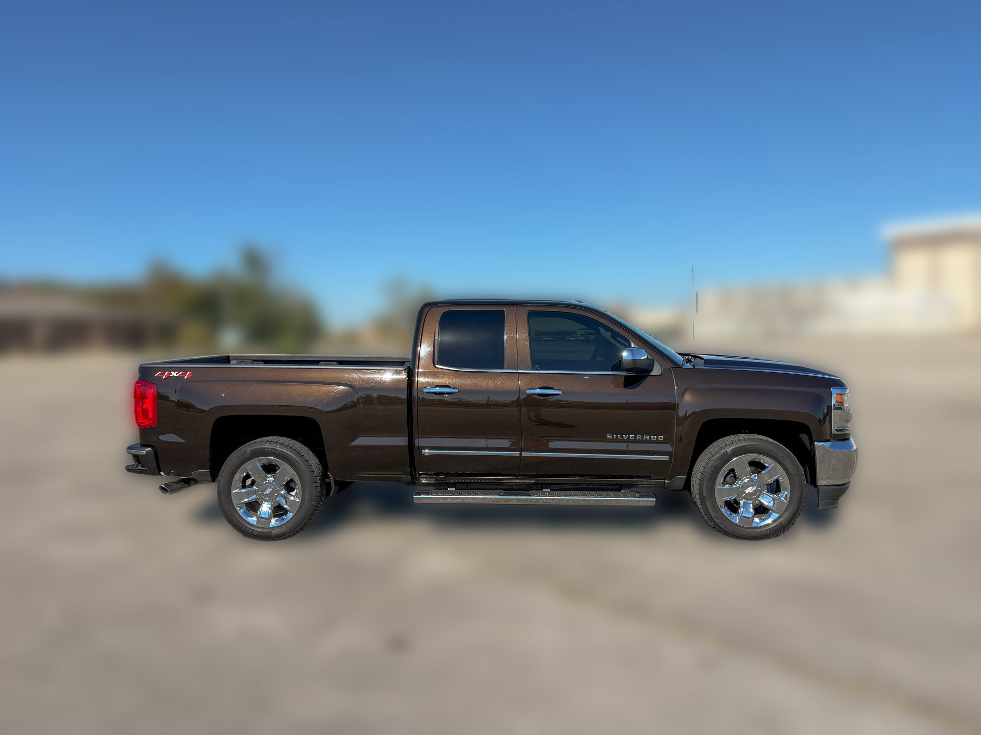 Used 2018 Chevrolet Silverado 1500 LTZ w/ Sport Package AWD/4WD image 11