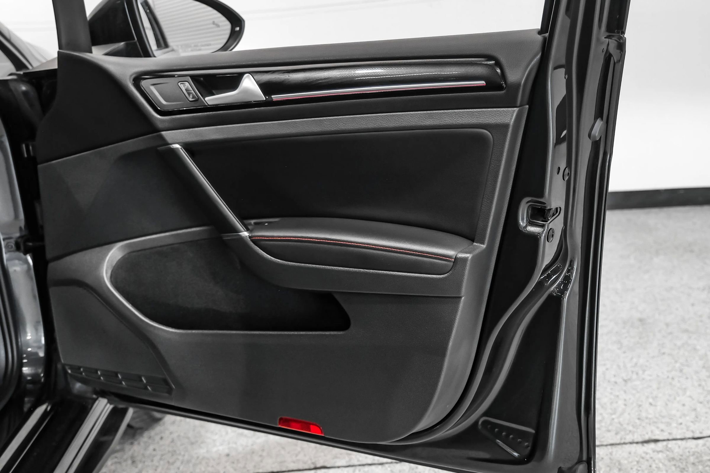 Used 2017 Volkswagen GTI Autobahn FWD image 42