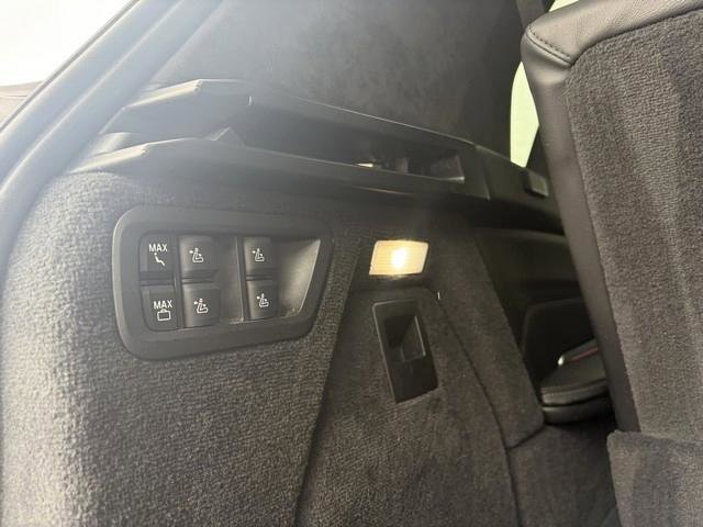 Used 2019 BMW X7 xDrive50i w/ M Sport Package image 31