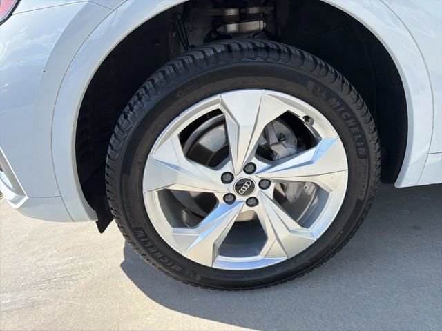 Used 2022 Audi Q5 2.0T Premium Plus w/ Premium Plus Package AWD/4WD image 9