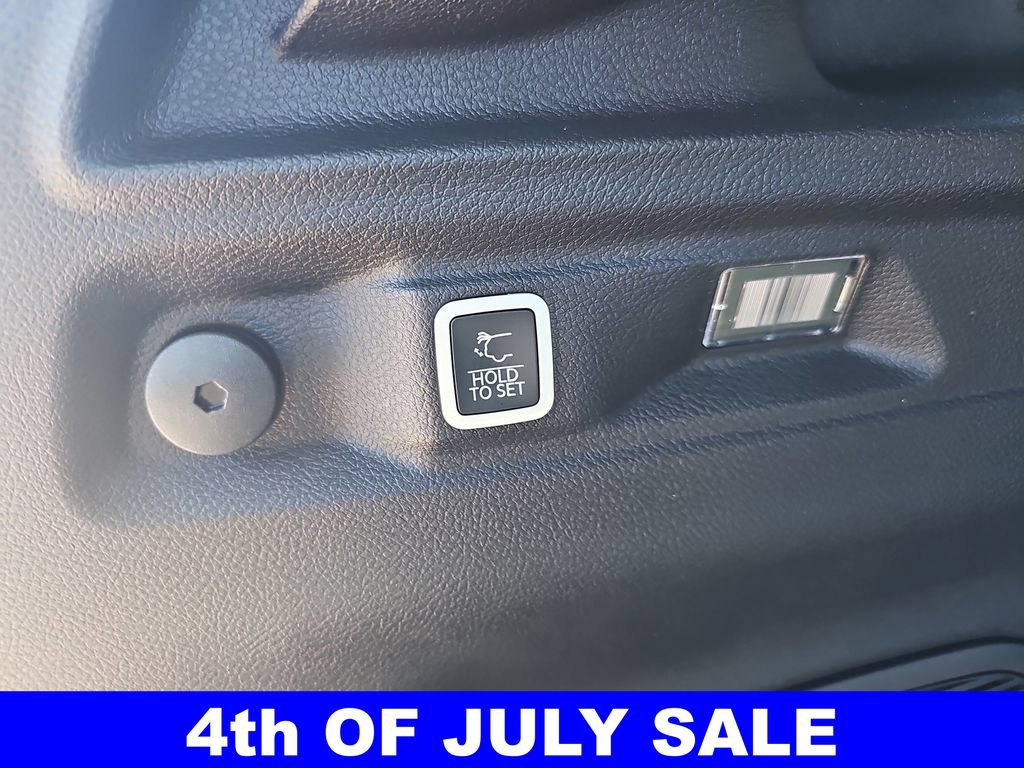 New 2026 Jeep Grand Cherokee L Limited w/ Limited Altitude Package AWD/4WD image 14