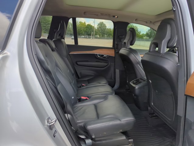 Used 2022 Volvo XC90 T6 Momentum w/ Advanced Package image 20
