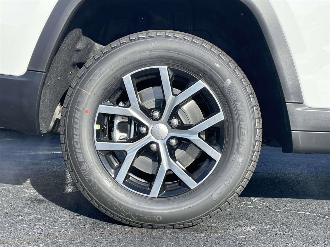 New 2025 Jeep Grand Cherokee L Limited w/ Black Appearance Package image 39