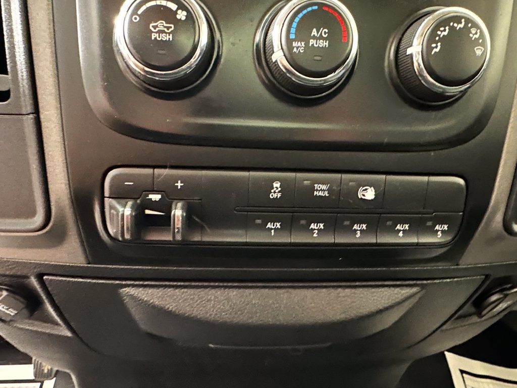 Used 2016 RAM 3500 Tradesman RWD image 23