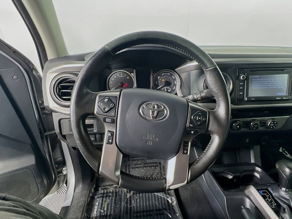 Used 2019 Toyota Tacoma SR5 AWD/4WD image 10