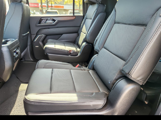 New 2026 GMC Yukon XL Denali w/ Sun & Power Step Package AWD/4WD image 11