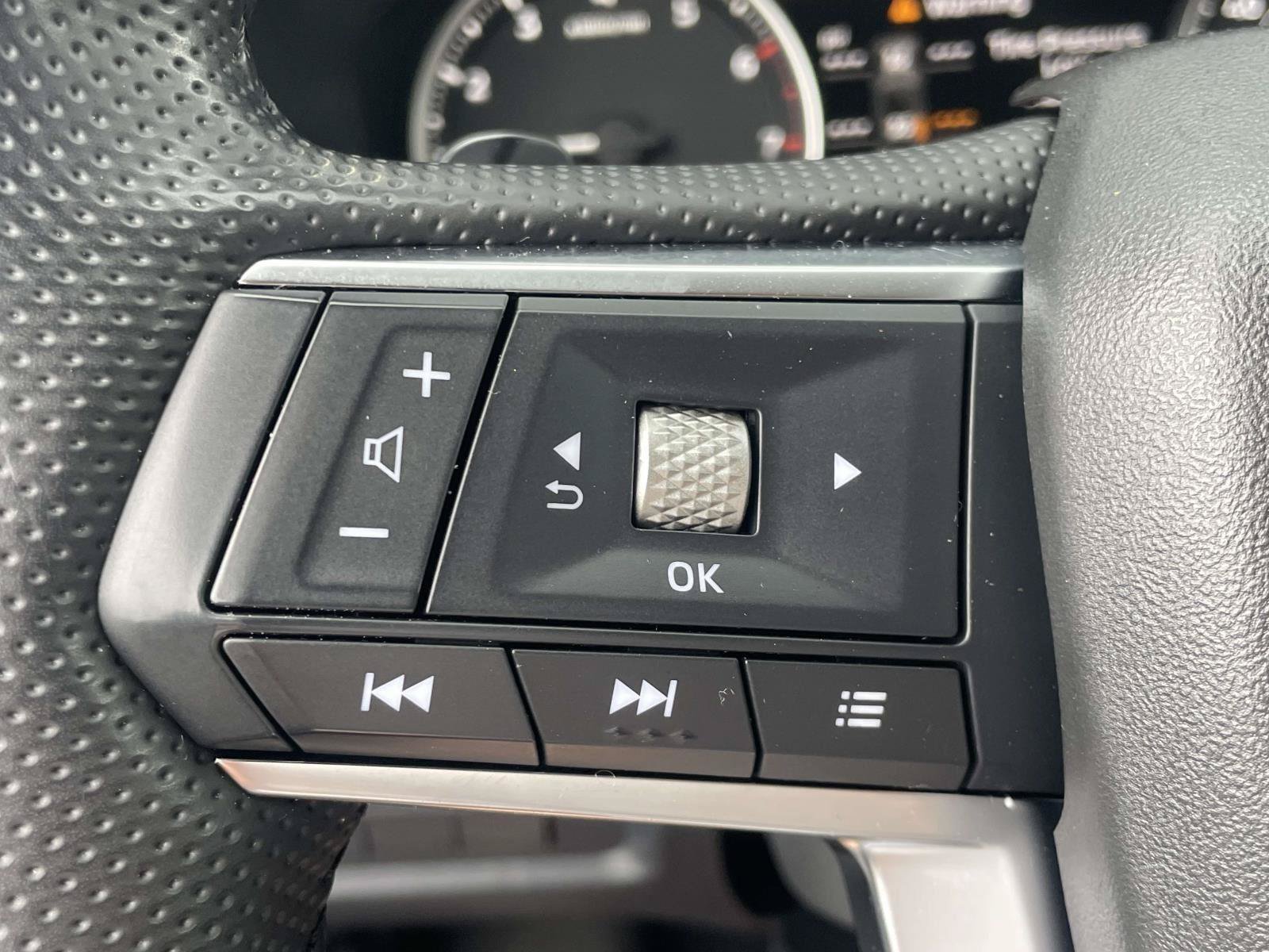 Used 2024 Mitsubishi Outlander SE AWD/4WD image 27