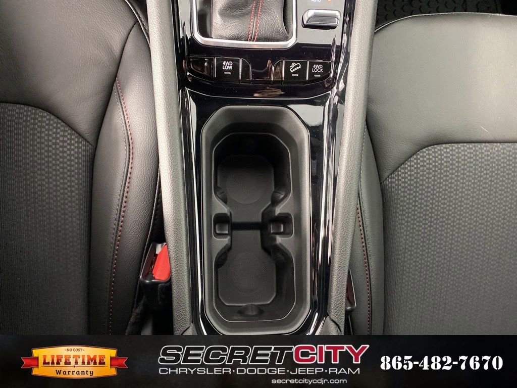 New 2026 Jeep Compass Trailhawk w/ Sun, Sound & Navigation Group image 24