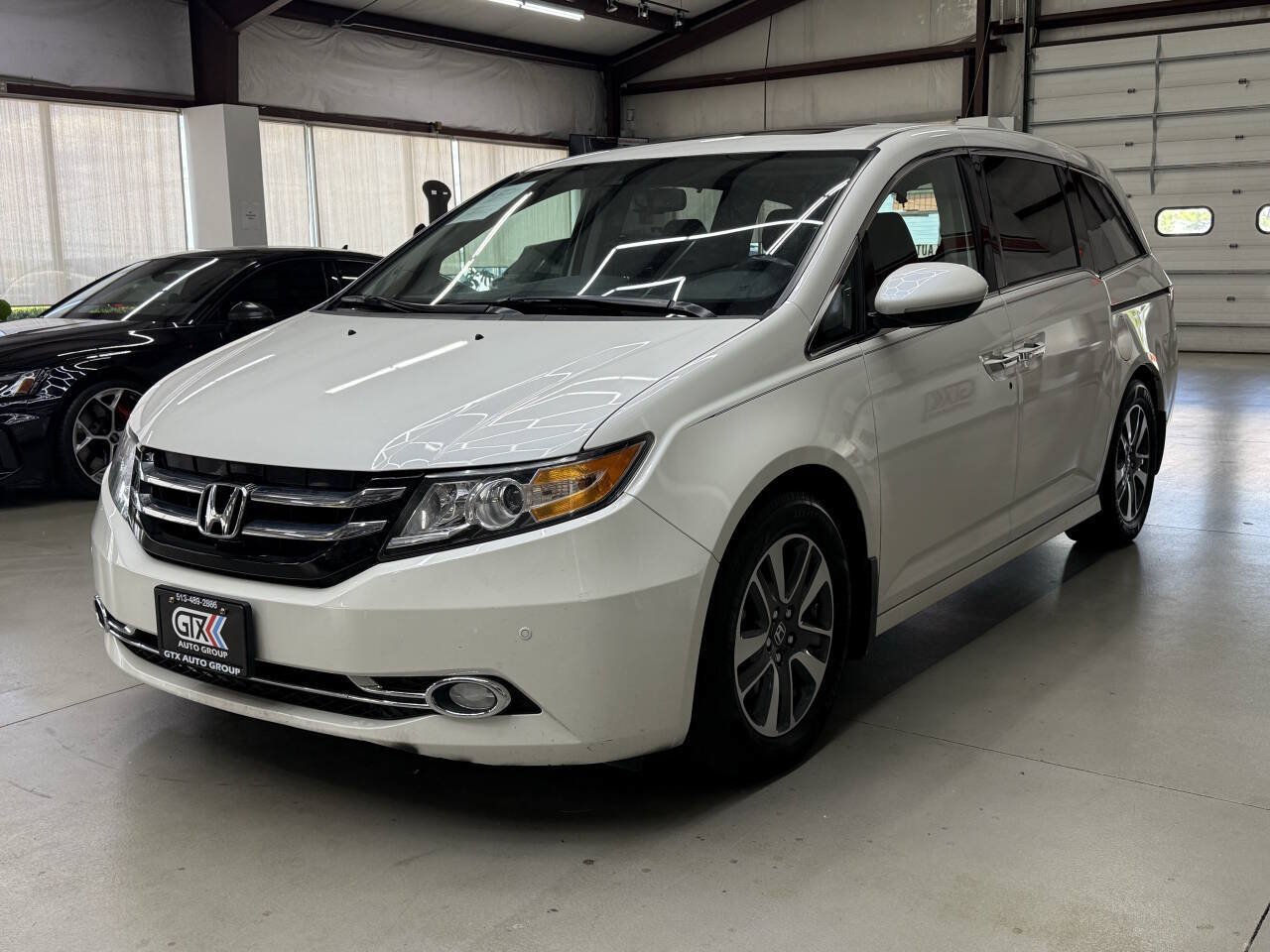 Used 2017 Honda Odyssey Touring image 5