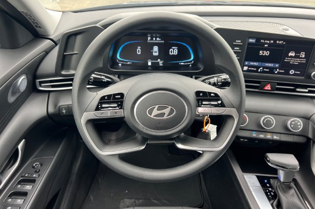 New 2026 Hyundai Elantra SE FWD image 13